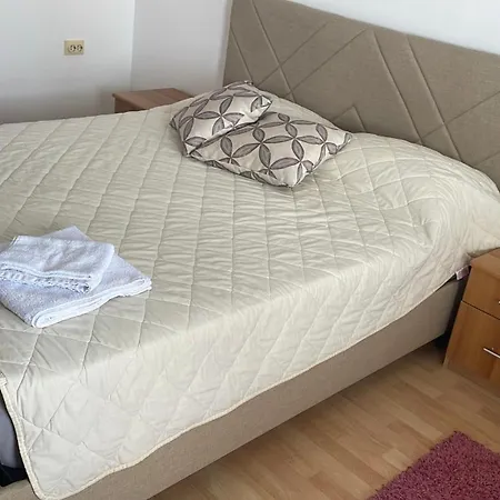 Bt Lux 2 Apartment