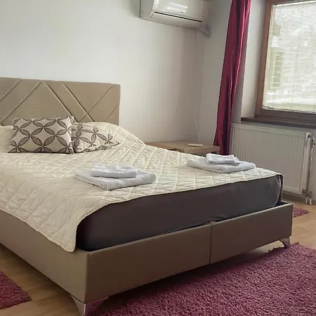 Bt Lux 2 Apartment