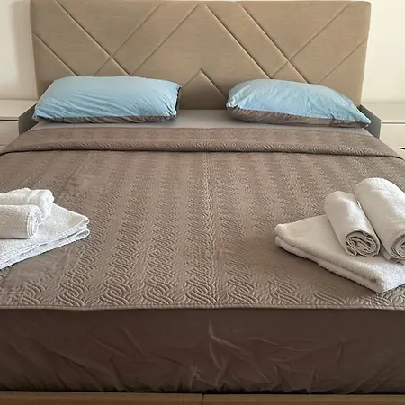 Bt Lux 2 Apartment